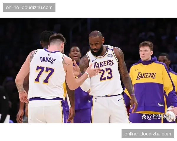 湖人挡拆进攻效率领跑联盟 詹姆斯防守效率垫底暴露年龄危机